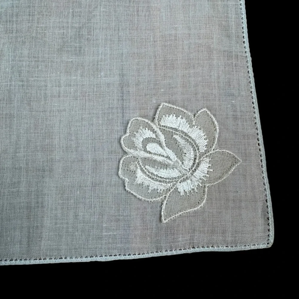 Vintage Women's Handkerchiefs White‎ Floral Embroidery Appliqué Scalloped Edges